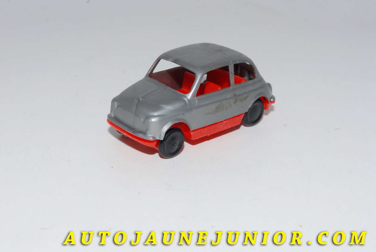 Le #4654 - CGGC - Fiat - 500 Berline est en vente sur Auto Jaune Junior ! Découvrez nos collections de diecast Dinky-Toys, Corgi, Corgi-Toys, Solido, Norev… Découvrez notre magasin physique , AutoJaune Paris, ouvert en 1984 par Vincent Espinasse. 41 rue Cavendish, 75019 Paris. Tel : 01 42 40 61 23. Ouvert les mardi et vendredi de 13h à 19h. 