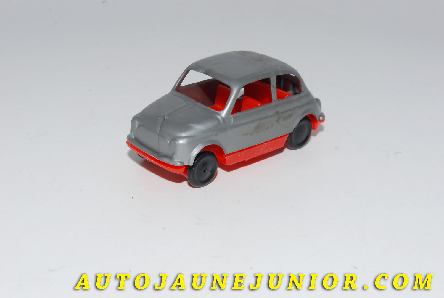 Le #4654 - CGGC - Fiat - 500 Berline est en vente sur Auto Jaune Junior ! Découvrez nos collections de diecast Dinky-Toys, Corgi, Corgi-Toys, Solido, Norev… Découvrez notre magasin physique , AutoJaune Paris, ouvert en 1984 par Vincent Espinasse. 41 rue Cavendish, 75019 Paris. Tel : 01 42 40 61 23. Ouvert les mardi et vendredi de 13h à 19h. 