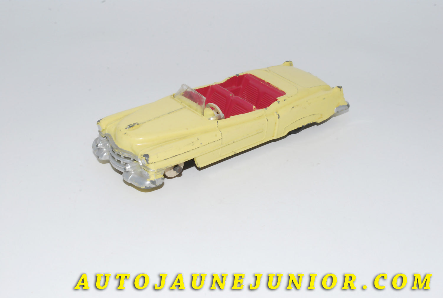 Le #4659 - Dinky Toys - Cadillac - Eldorado Cabriolet est en vente sur Auto Jaune Junior ! Découvrez nos collections de diecast Dinky-Toys, Corgi, Corgi-Toys, Solido, Norev… Découvrez notre magasin physique , AutoJaune Paris, ouvert en 1984 par Vincent Espinasse. 41 rue Cavendish, 75019 Paris. Tel : 01 42 40 61 23. Ouvert les mardi et vendredi de 13h à 19h. 