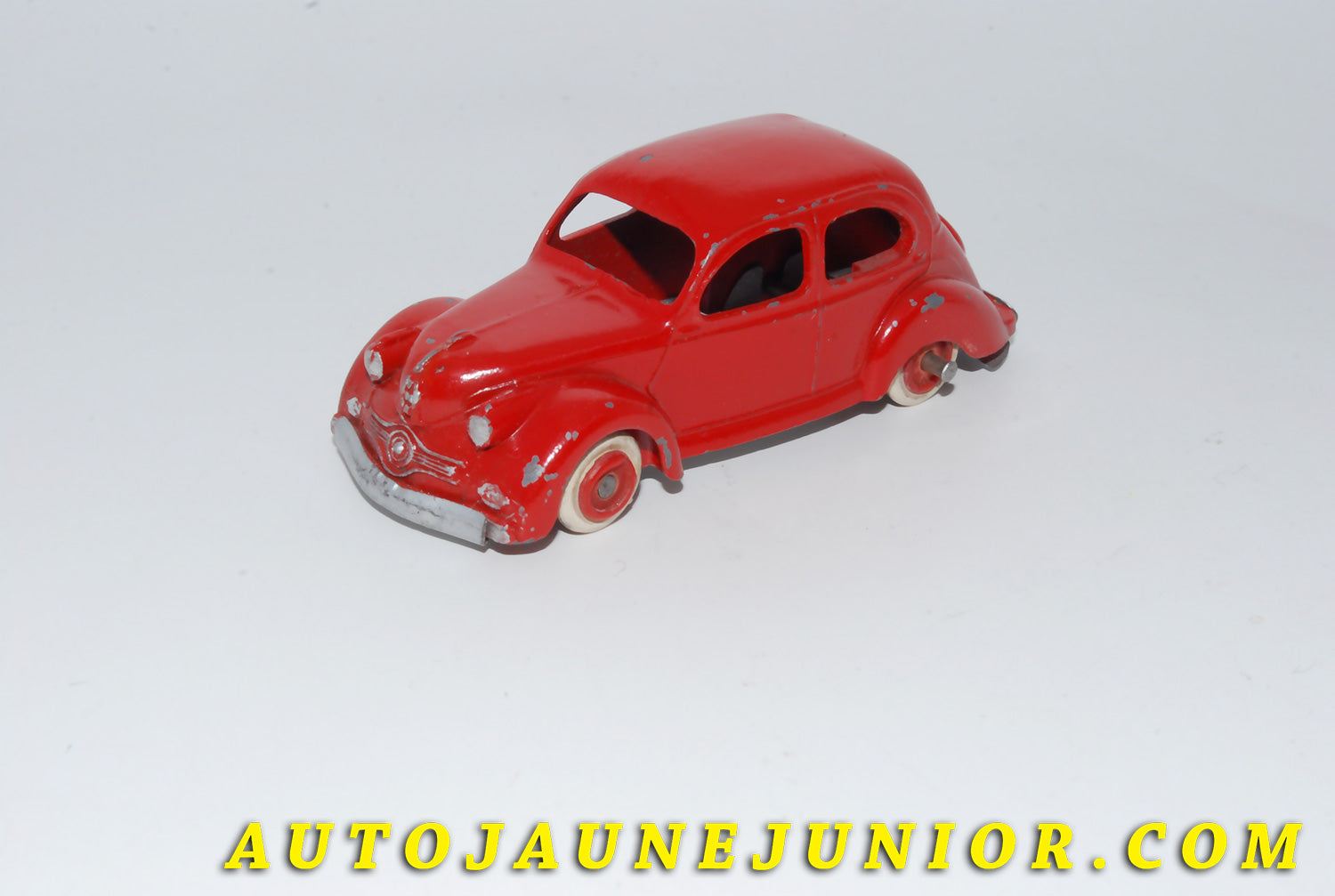 Le #4664 - C-I-J - Panhard - Dyna X est en vente sur Auto Jaune Junior ! Découvrez nos collections de diecast Dinky-Toys, Corgi, Corgi-Toys, Solido, Norev… Découvrez notre magasin physique , AutoJaune Paris, ouvert en 1984 par Vincent Espinasse. 41 rue Cavendish, 75019 Paris. Tel : 01 42 40 61 23. Ouvert les mardi et vendredi de 13h à 19h. 