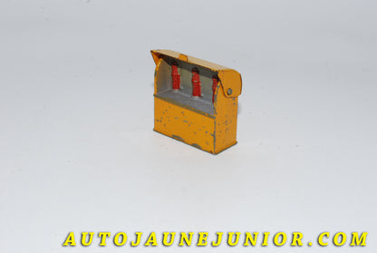 Le #4720 - Dinky Toys - Pompes à essence - Accessoire graisseur est en vente sur Auto Jaune Junior ! Découvrez nos collections de diecast Dinky-Toys, Corgi, Corgi-Toys, Solido, Norev… Découvrez notre magasin physique , AutoJaune Paris, ouvert en 1984 par Vincent Espinasse. 41 rue Cavendish, 75019 Paris. Tel : 01 42 40 61 23. Ouvert les mardi et vendredi de 13h à 19h. 