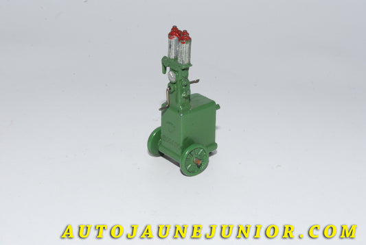Le #4721 - Dinky Toys - Pompes à essence - Station Mobile est en vente sur Auto Jaune Junior ! Découvrez nos collections de diecast Dinky-Toys, Corgi, Corgi-Toys, Solido, Norev… Découvrez notre magasin physique , AutoJaune Paris, ouvert en 1984 par Vincent Espinasse. 41 rue Cavendish, 75019 Paris. Tel : 01 42 40 61 23. Ouvert les mardi et vendredi de 13h à 19h. 