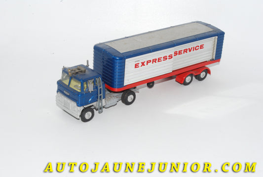 Le #4726 - Corgi Toys - Ford - H - Tracteur semi remorque fourgon "Express Service" (Première version !) est en vente sur Auto Jaune Junior ! Découvrez nos collections de diecast Dinky-Toys, Corgi, Corgi-Toys, Solido, Norev… Découvrez notre magasin physique , AutoJaune Paris, ouvert en 1984 par Vincent Espinasse. 41 rue Cavendish, 75019 Paris. Tel : 01 42 40 61 23. Ouvert les mardi et vendredi de 13h à 19h. 