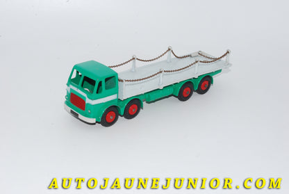 Le #4727 - Dinky Toys - Leyland - Octopus plateau avec chaînes (Jantes en plastiques !) est en vente sur Auto Jaune Junior ! Découvrez nos collections de diecast Dinky-Toys, Corgi, Corgi-Toys, Solido, Norev… Découvrez notre magasin physique , AutoJaune Paris, ouvert en 1984 par Vincent Espinasse. 41 rue Cavendish, 75019 Paris. Tel : 01 42 40 61 23. Ouvert les mardi et vendredi de 13h à 19h. 