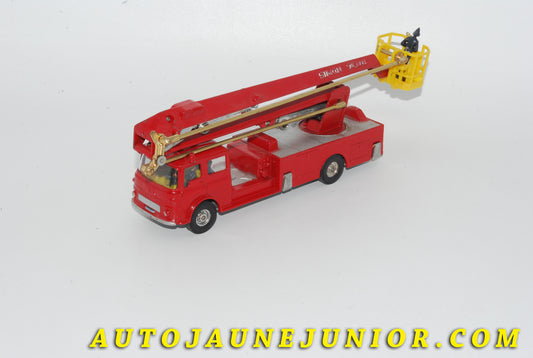 Le #4730 - Corgi Toys - Bedford - TK - Simon Snorkel Fire Engine  est en vente sur Auto Jaune Junior ! Découvrez nos collections de diecast Dinky-Toys, Corgi, Corgi-Toys, Solido, Norev… Découvrez notre magasin physique , AutoJaune Paris, ouvert en 1984 par Vincent Espinasse. 41 rue Cavendish, 75019 Paris. Tel : 01 42 40 61 23. Ouvert les mardi et vendredi de 13h à 19h. 