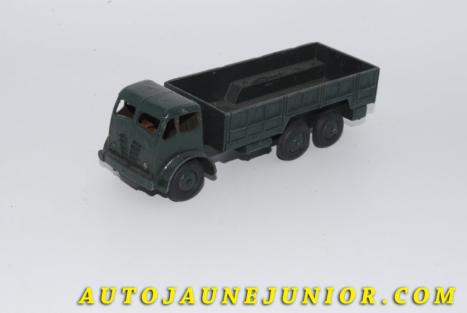 Le #4732 - Dinky Toys - Foden - Camion  ridelles  10 Ton Army Truck "transport de troupes" est en vente sur Auto Jaune Junior ! Découvrez nos collections de diecast Dinky-Toys, Corgi, Corgi-Toys, Solido, Norev… Découvrez notre magasin physique , AutoJaune Paris, ouvert en 1984 par Vincent Espinasse. 41 rue Cavendish, 75019 Paris. Tel : 01 42 40 61 23. Ouvert les mardi et vendredi de 13h à 19h. 