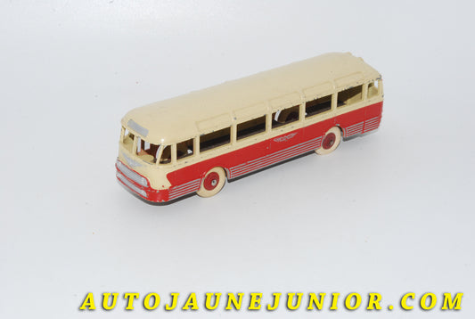 Le #4733 - Dinky Toys - Chausson - AP52 car est en vente sur Auto Jaune Junior ! Découvrez nos collections de diecast Dinky-Toys, Corgi, Corgi-Toys, Solido, Norev… Découvrez notre magasin physique , AutoJaune Paris, ouvert en 1984 par Vincent Espinasse. 41 rue Cavendish, 75019 Paris. Tel : 01 42 40 61 23. Ouvert les mardi et vendredi de 13h à 19h. 