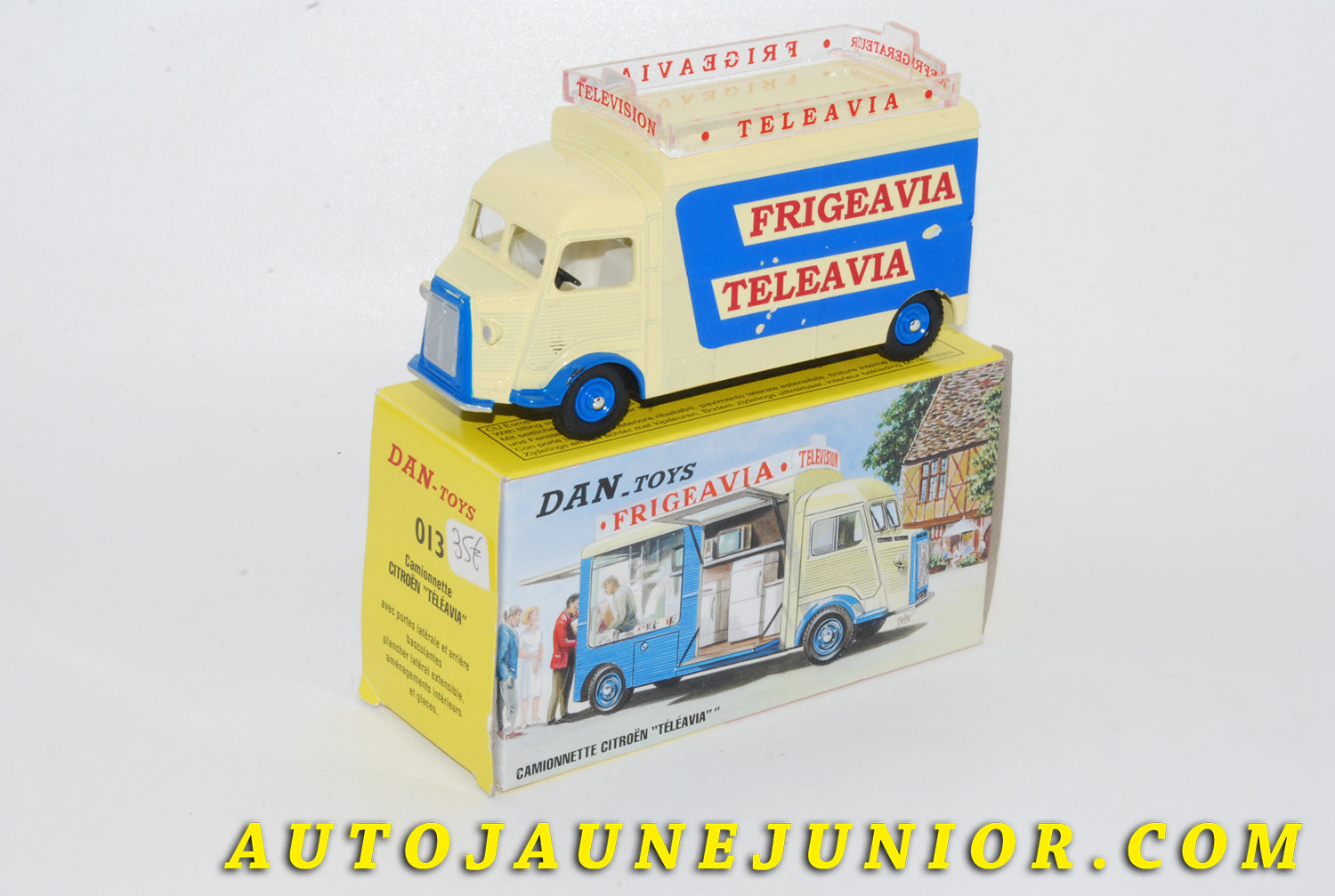 Le #4734 - Dinky Toys - Citroën - Camionette Frigeavia - Teleavia (Dan Toys) est en vente sur Auto Jaune Junior ! Découvrez nos collections de diecast Dinky-Toys, Corgi, Corgi-Toys, Solido, Norev… Découvrez notre magasin physique , AutoJaune Paris, ouvert en 1984 par Vincent Espinasse. 41 rue Cavendish, 75019 Paris. Tel : 01 42 40 61 23. Ouvert les mardi et vendredi de 13h à 19h. 