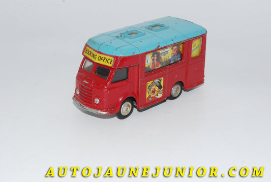 Le #4742 - Corgi Toys - Karrier - Camionnette Bentam de vente de billets de cirque "Chipperfields" est en vente sur Auto Jaune Junior ! Découvrez nos collections de diecast Dinky-Toys, Corgi, Corgi-Toys, Solido, Norev… Découvrez notre magasin physique , AutoJaune Paris, ouvert en 1984 par Vincent Espinasse. 41 rue Cavendish, 75019 Paris. Tel : 01 42 40 61 23. Ouvert les mardi et vendredi de 13h à 19h. 