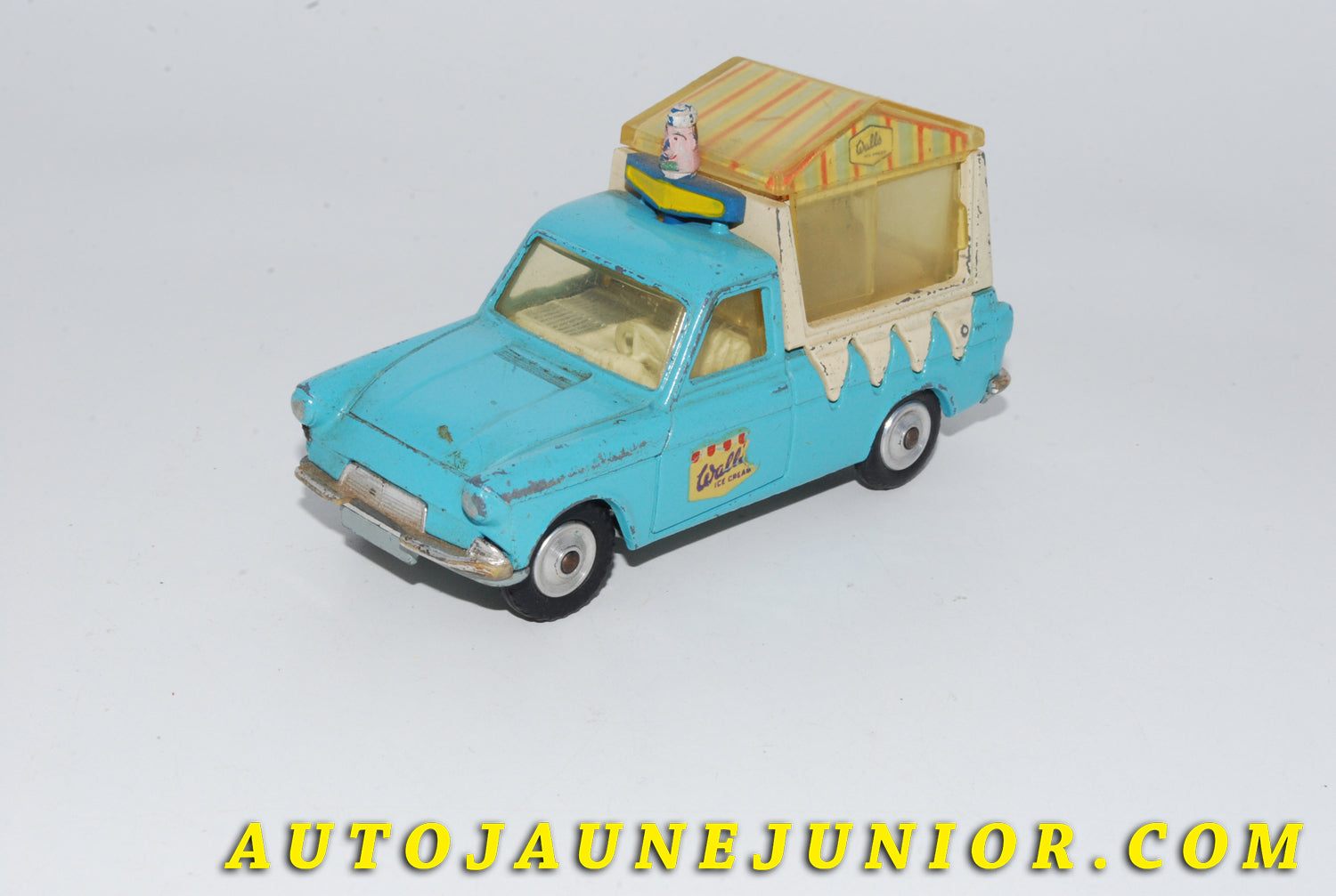 Le #4750 - Corgi Toys - Ford - Camionnette Thames « Wall's Ice Cream »  est en vente sur Auto Jaune Junior ! Découvrez nos collections de diecast Dinky-Toys, Corgi, Corgi-Toys, Solido, Norev… Découvrez notre magasin physique , AutoJaune Paris, ouvert en 1984 par Vincent Espinasse. 41 rue Cavendish, 75019 Paris. Tel : 01 42 40 61 23. Ouvert les mardi et vendredi de 13h à 19h. 
