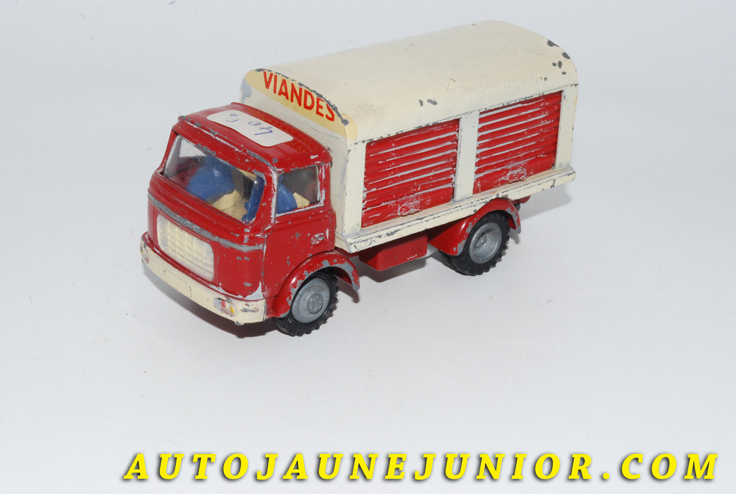 Le #4751 - France Jouet - Berliet - GAK Fourgon Viandes est en vente sur Auto Jaune Junior ! Découvrez nos collections de diecast Dinky-Toys, Corgi, Corgi-Toys, Solido, Norev… Découvrez notre magasin physique , AutoJaune Paris, ouvert en 1984 par Vincent Espinasse. 41 rue Cavendish, 75019 Paris. Tel : 01 42 40 61 23. Ouvert les mardi et vendredi de 13h à 19h. 