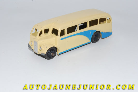 Le #4757 - Dinky Toys - AEC - Single Deck - car avec cabine décalée est en vente sur Auto Jaune Junior ! Découvrez nos collections de diecast Dinky-Toys, Corgi, Corgi-Toys, Solido, Norev… Découvrez notre magasin physique , AutoJaune Paris, ouvert en 1984 par Vincent Espinasse. 41 rue Cavendish, 75019 Paris. Tel : 01 42 40 61 23. Ouvert les mardi et vendredi de 13h à 19h. 
