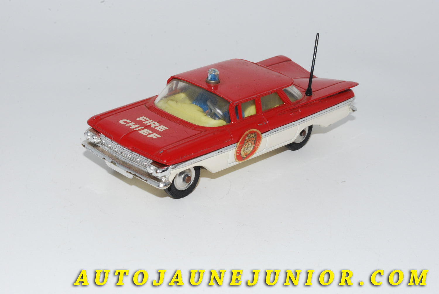 Le #4768 - Corgi Toys - Chevrolet - Impala Fire Chief Type 2 - Jantres en acier concaves (Spun hubs) est en vente sur Auto Jaune Junior ! Découvrez nos collections de diecast Dinky-Toys, Corgi, Corgi-Toys, Solido, Norev… Découvrez notre magasin physique , AutoJaune Paris, ouvert en 1984 par Vincent Espinasse. 41 rue Cavendish, 75019 Paris. Tel : 01 42 40 61 23. Ouvert les mardi et vendredi de 13h à 19h. 