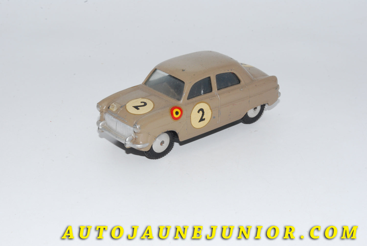 Le #4776 - Corgi Toys - Ford - Consul Rally (Décorations artisanales) est en vente sur Auto Jaune Junior ! Découvrez nos collections de diecast Dinky-Toys, Corgi, Corgi-Toys, Solido, Norev… Découvrez notre magasin physique , AutoJaune Paris, ouvert en 1984 par Vincent Espinasse. 41 rue Cavendish, 75019 Paris. Tel : 01 42 40 61 23. Ouvert les mardi et vendredi de 13h à 19h. 