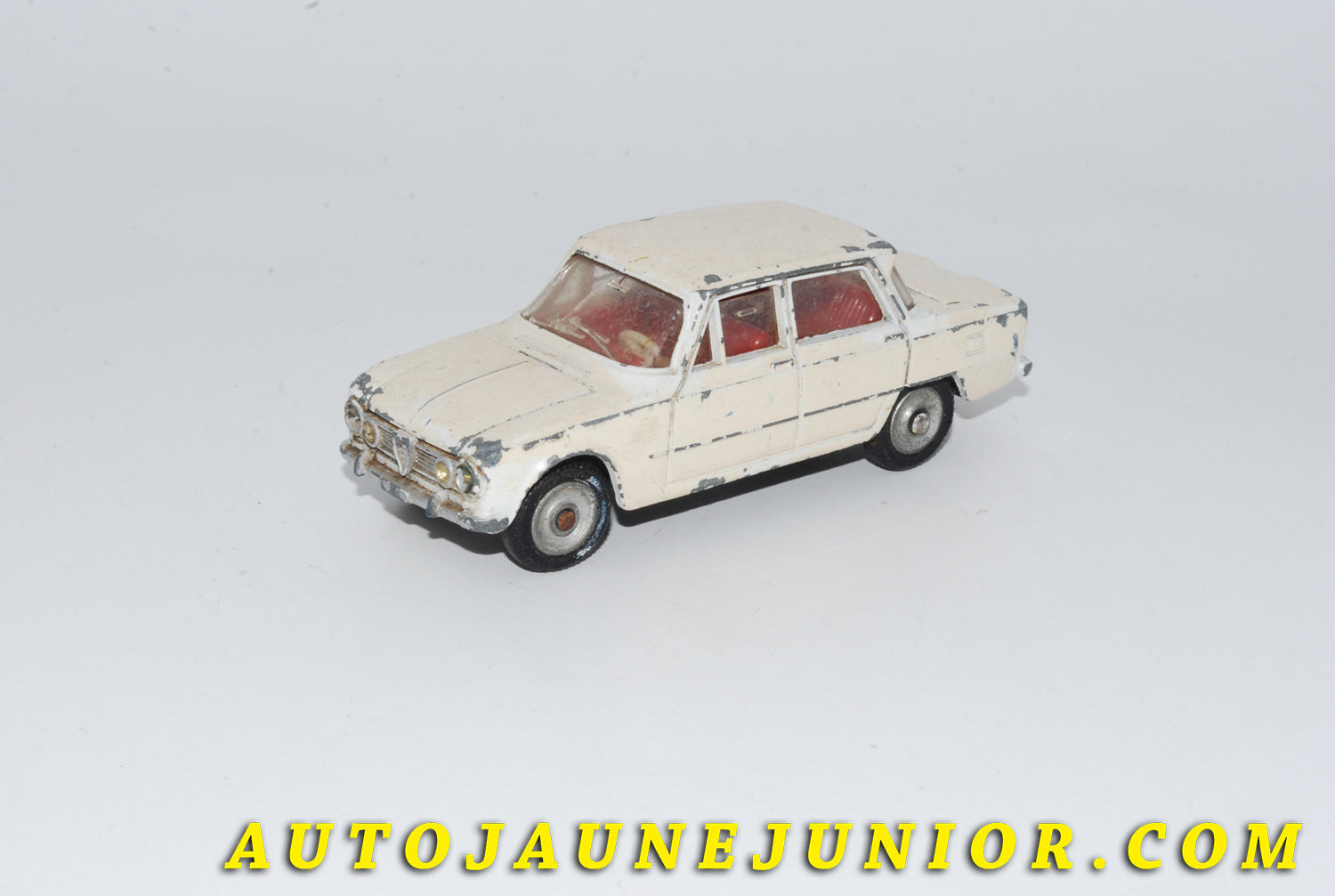 Le #4781 - Dinky Toys - Alfa Roméo  - Giulia 1600 TI est en vente sur Auto Jaune Junior ! Découvrez nos collections de diecast Dinky-Toys, Corgi, Corgi-Toys, Solido, Norev… Découvrez notre magasin physique , AutoJaune Paris, ouvert en 1984 par Vincent Espinasse. 41 rue Cavendish, 75019 Paris. Tel : 01 42 40 61 23. Ouvert les mardi et vendredi de 13h à 19h. 