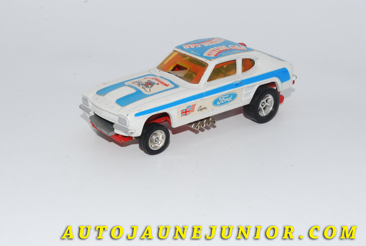 Le #4788 - Corgi Toys - Ford - Capri "The Santa pop Glo Worn" est en vente sur Auto Jaune Junior ! Découvrez nos collections de diecast Dinky-Toys, Corgi, Corgi-Toys, Solido, Norev… Découvrez notre magasin physique , AutoJaune Paris, ouvert en 1984 par Vincent Espinasse. 41 rue Cavendish, 75019 Paris. Tel : 01 42 40 61 23. Ouvert les mardi et vendredi de 13h à 19h. 