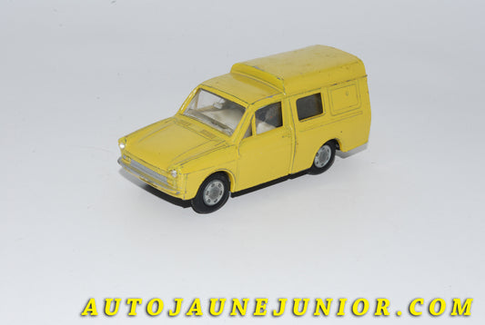 Le #4791 - Lion Car - DAF - Bestelwagen (DAF‑B Variomatic)  est en vente sur Auto Jaune Junior ! Découvrez nos collections de diecast Dinky-Toys, Corgi, Corgi-Toys, Solido, Norev… Découvrez notre magasin physique , AutoJaune Paris, ouvert en 1984 par Vincent Espinasse. 41 rue Cavendish, 75019 Paris. Tel : 01 42 40 61 23. Ouvert les mardi et vendredi de 13h à 19h. 