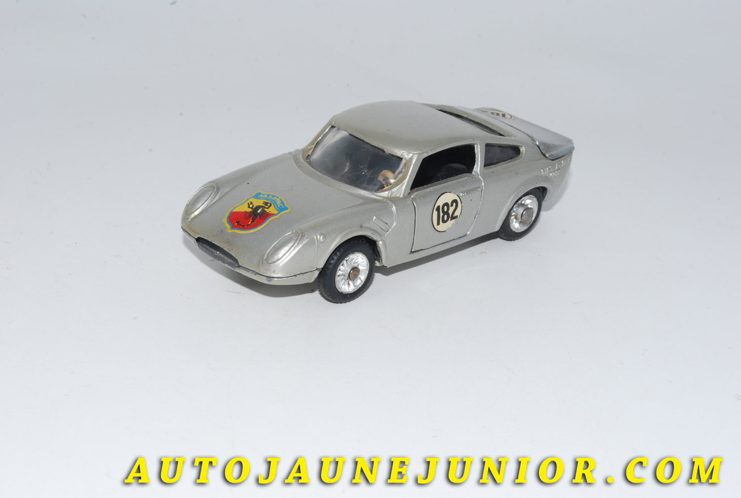 Le #4794 - Mercury - Fiat - Abarth 1000 Bialbero  #182 est en vente sur Auto Jaune Junior ! Découvrez nos collections de diecast Dinky-Toys, Corgi, Corgi-Toys, Solido, Norev… Découvrez notre magasin physique , AutoJaune Paris, ouvert en 1984 par Vincent Espinasse. 41 rue Cavendish, 75019 Paris. Tel : 01 42 40 61 23. Ouvert les mardi et vendredi de 13h à 19h. 