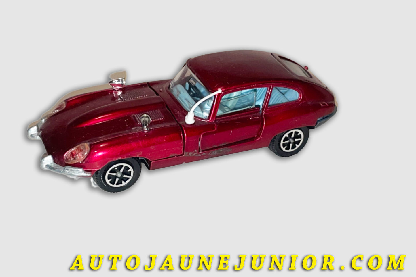 Le Dinky Toys Jaguar Type E 2+2  est en vente sur Auto Jaune Junior ! Découvrez nos collections de diecast Dinky-Toys, Corgi, Corgi-Toys, Solido, Norev… AutoJaune Junior ; Retrouvez AutoJauneJunior au magasin AutoJaune Paris, ouvert en 1984 par Vincent Espinasse. 