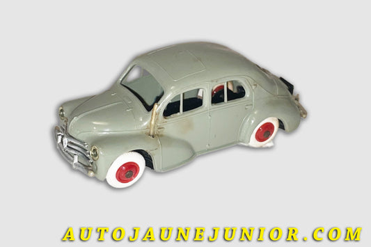 Le Norev Renault 4 Cv 3 Barres est en vente sur Auto Jaune Junior ! Découvrez nos collections de diecast Dinky-Toys, Corgi, Corgi-Toys, Solido, Norev… AutoJaune Junior ; Retrouvez AutoJauneJunior au magasin AutoJaune Paris, ouvert en 1984 par Vincent Espinasse. 