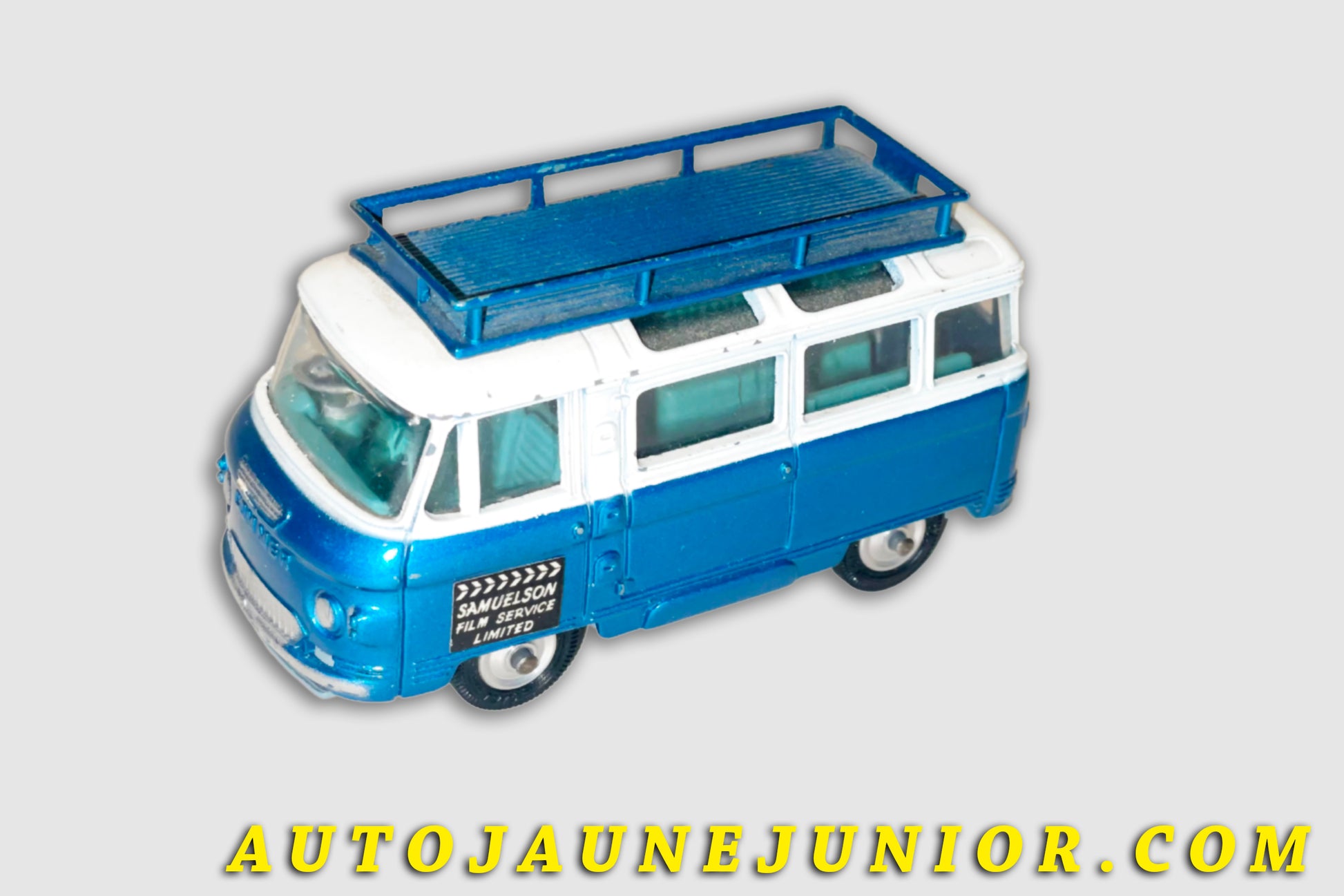 Le Corgi Toys Commer 2500 Series Samuelson est en vente sur Auto Jaune Junior ! Découvrez nos collections de diecast Dinky-Toys, Corgi, Corgi-Toys, Solido, Norev… AutoJaune Junior ; Retrouvez AutoJauneJunior au magasin AutoJaune Paris, ouvert en 1984 par Vincent Espinasse. 