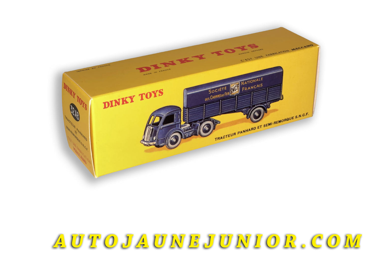 Le Dinky Toys Panhard Boire vide Repro Tracteur Semi remorque bâché SNCF est en vente sur Auto Jaune Junior ! Découvrez nos collections de diecast Dinky-Toys, Corgi, Corgi-Toys, Solido, Norev… AutoJaune Junior ; Retrouvez AutoJauneJunior au magasin AutoJaune Paris, ouvert en 1984 par Vincent Espinasse. 
