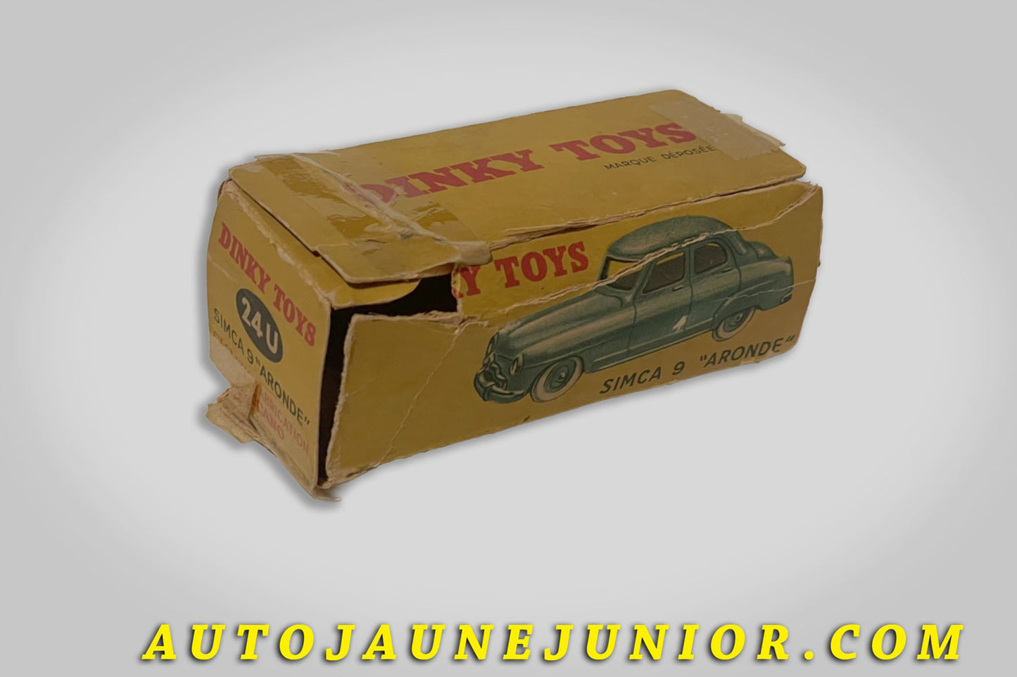Le Dinky Toys Simca 9 Aronde est en vente sur Auto Jaune Junior ! Découvrez nos collections de diecast Dinky-Toys, Corgi, Corgi-Toys, Solido, Norev… AutoJaune Junior ; Retrouvez AutoJauneJunior au magasin AutoJaune Paris, ouvert en 1984 par Vincent Espinasse. 