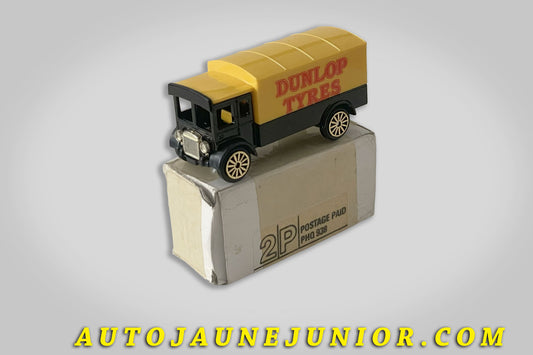 #5035 - Corgi Toys - AEC - Van  " Dunlop Tyres"