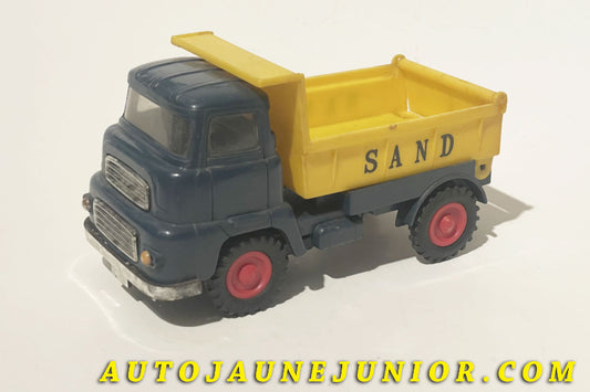 Le OK Albion Camion benne basculante "Sand" est en vente sur Auto Jaune Junior ! Découvrez nos collections de diecast Dinky-Toys, Corgi, Corgi-Toys, Solido, Norev… AutoJaune Junior ; Retrouvez AutoJauneJunior au magasin AutoJaune Paris, ouvert en 1984 par Vincent Espinasse. 