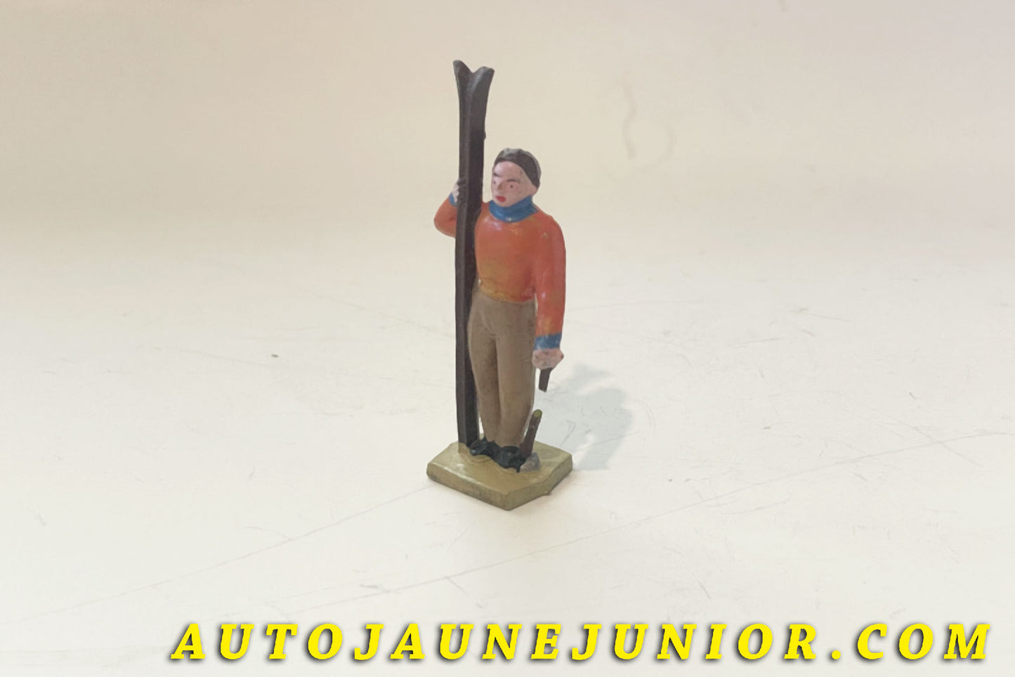 Le Hornby Personnage Skieur  est en vente sur Auto Jaune Junior ! Découvrez nos collections de diecast Dinky-Toys, Corgi, Corgi-Toys, Solido, Norev… AutoJaune Junior ; Retrouvez AutoJauneJunior au magasin AutoJaune Paris, ouvert en 1984 par Vincent Espinasse. 