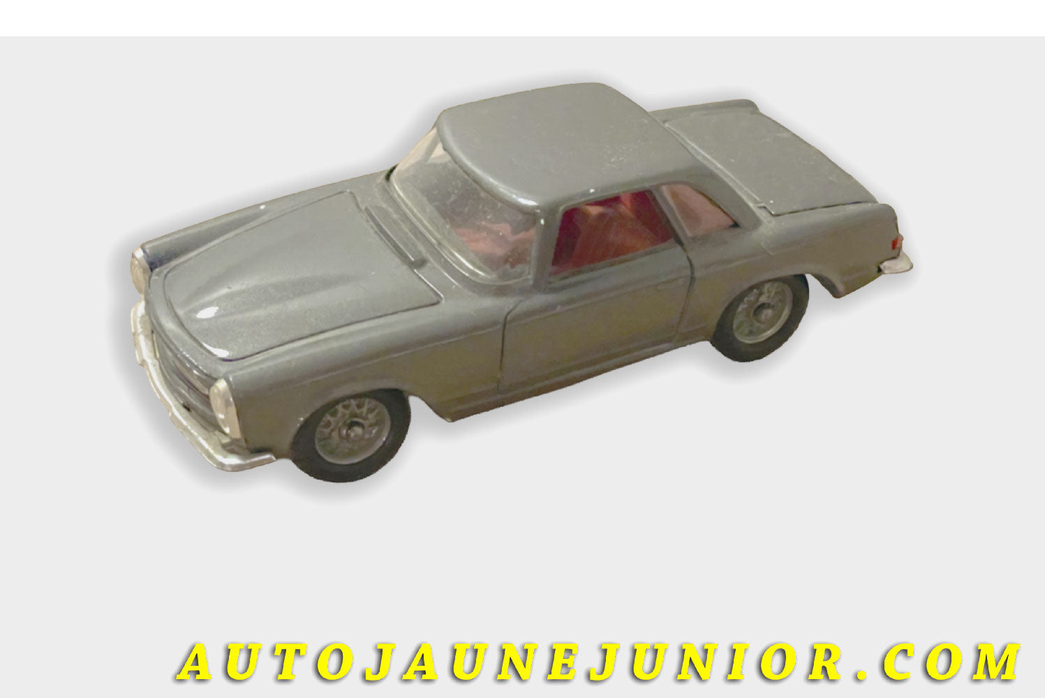 Le Politoys Mercedes 230 SL coupé  (Fibre Glass !) est en vente sur Auto Jaune Junior ! Découvrez nos collections de diecast Dinky-Toys, Corgi, Corgi-Toys, Solido, Norev… AutoJaune Junior ; Retrouvez AutoJauneJunior au magasin AutoJaune Paris, ouvert en 1984 par Vincent Espinasse. 