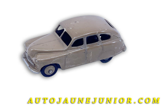 Le Dinky Toys Standard Vanguard Type 2 est en vente sur Auto Jaune Junior ! Découvrez nos collections de diecast Dinky-Toys, Corgi, Corgi-Toys, Solido, Norev… AutoJaune Junior ; Retrouvez AutoJauneJunior au magasin AutoJaune Paris, ouvert en 1984 par Vincent Espinasse. 