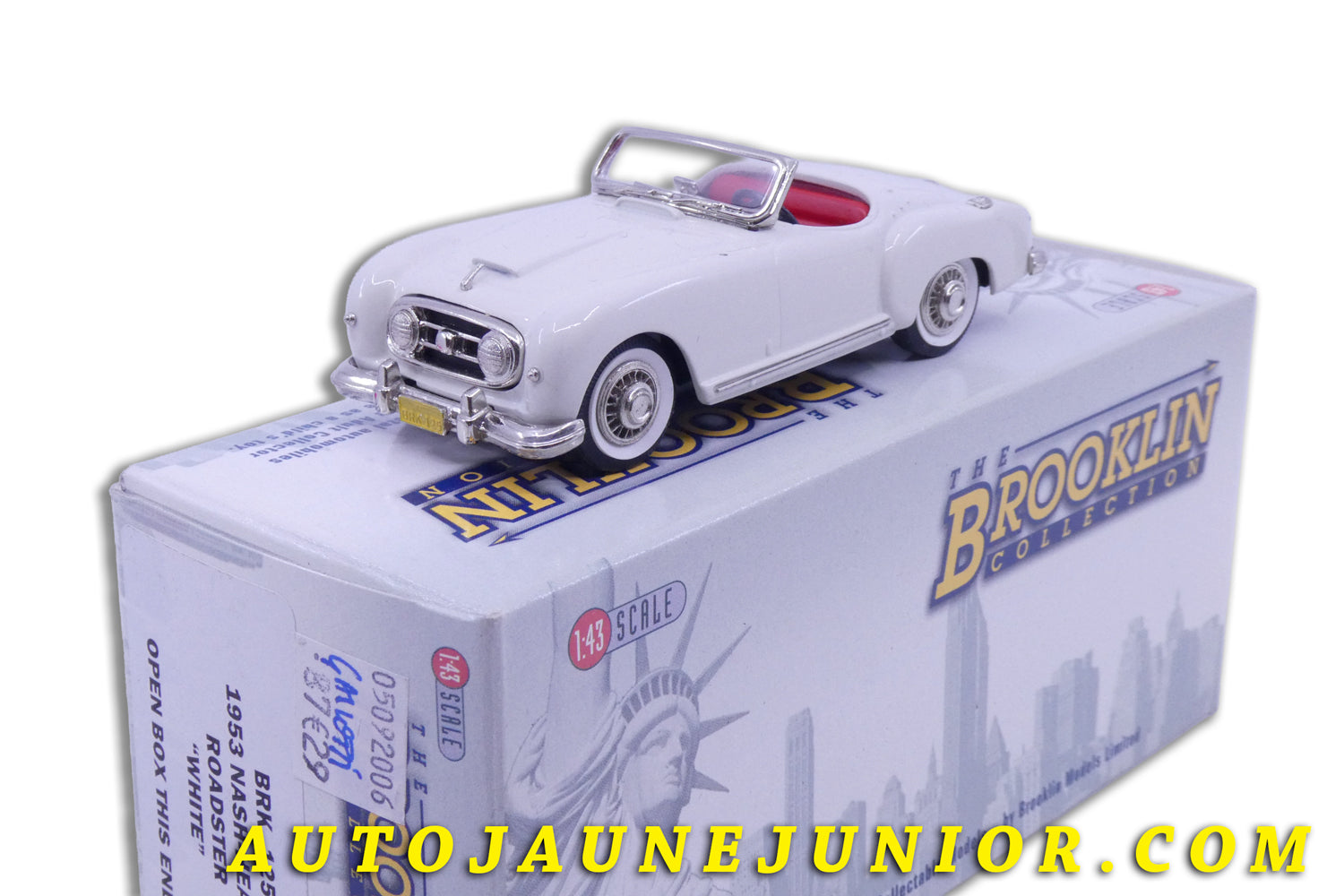 Le Brooklin Nash Healey Roaster "White" est en vente sur Auto Jaune Junior ! Découvrez nos collections de diecast Dinky-Toys, Corgi, Corgi-Toys, Solido, Norev… AutoJaune Junior ; Retrouvez AutoJauneJunior au magasin AutoJaune Paris, ouvert en 1984 par Vincent Espinasse. 