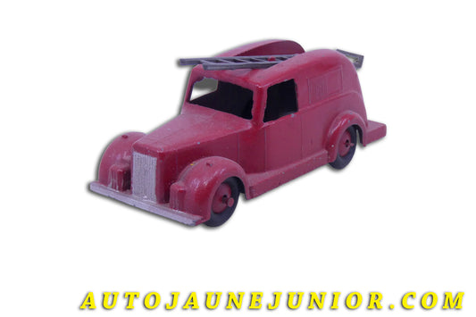 Le Timpo Toys Dennis Fourgon de pompier Aérodynamique est en vente sur Auto Jaune Junior ! Découvrez nos collections de diecast Dinky-Toys, Corgi, Corgi-Toys, Solido, Norev… AutoJaune Junior ; Retrouvez AutoJauneJunior au magasin AutoJaune Paris, ouvert en 1984 par Vincent Espinasse. 