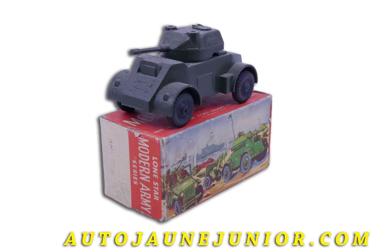 Le Lonestar Daimler Automitrailleuse US Army est en vente sur Auto Jaune Junior ! Découvrez nos collections de diecast Dinky-Toys, Corgi, Corgi-Toys, Solido, Norev… AutoJaune Junior ; Retrouvez AutoJauneJunior au magasin AutoJaune Paris, ouvert en 1984 par Vincent Espinasse. 