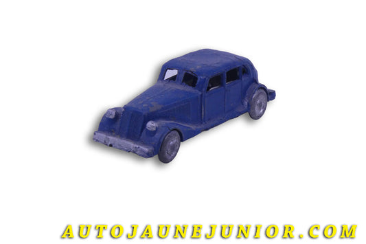 Le KB Auto Limousine - Rare production allemande pendant la Guerre ! est en vente sur Auto Jaune Junior ! Découvrez nos collections de diecast Dinky-Toys, Corgi, Corgi-Toys, Solido, Norev… AutoJaune Junior ; Retrouvez AutoJauneJunior au magasin AutoJaune Paris, ouvert en 1984 par Vincent Espinasse. 
