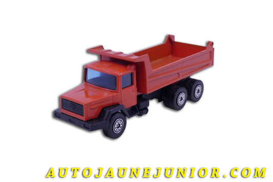 Le Solido Unic Iveco Benne basculante (Cabine Toner Gam / Benne Série 300 !) est en vente sur Auto Jaune Junior ! Découvrez nos collections de diecast Dinky-Toys, Corgi, Corgi-Toys, Solido, Norev… AutoJaune Junior ; Retrouvez AutoJauneJunior au magasin AutoJaune Paris, ouvert en 1984 par Vincent Espinasse. 