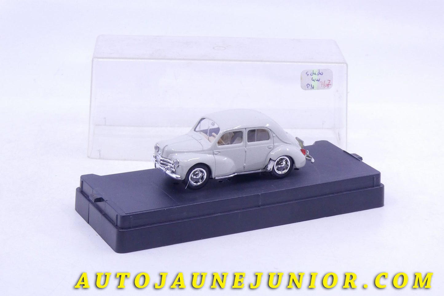 Le #5306 - Solido - Renault - 4 CV Edition Limité 50 ans  est en vente sur Auto Jaune Junior ! Découvrez nos collections de diecast Dinky-Toys, Corgi, Corgi-Toys, Solido, Norev… Découvrez notre magasin physique , AutoJaune Paris, ouvert en 1984 par Vincent Espinasse. 41 rue Cavendish, 75019 Paris. Tel : 01 42 40 61 23. Ouvert les mardi et vendredi de 13h à 19h. 