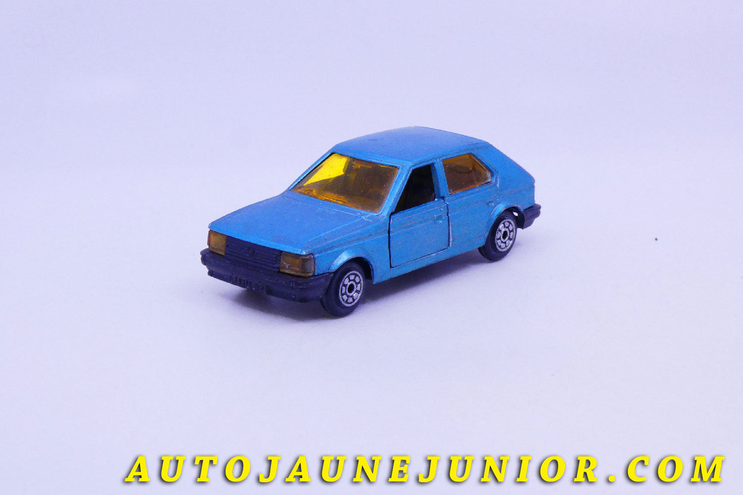 Le #5410 - Norev - Simca - Horizon est en vente sur Auto Jaune Junior ! Découvrez nos collections de diecast Dinky-Toys, Corgi, Corgi-Toys, Solido, Norev… Découvrez notre magasin physique , AutoJaune Paris, ouvert en 1984 par Vincent Espinasse. 41 rue Cavendish, 75019 Paris. Tel : 01 42 40 61 23. Ouvert les mardi et vendredi de 13h à 19h. 