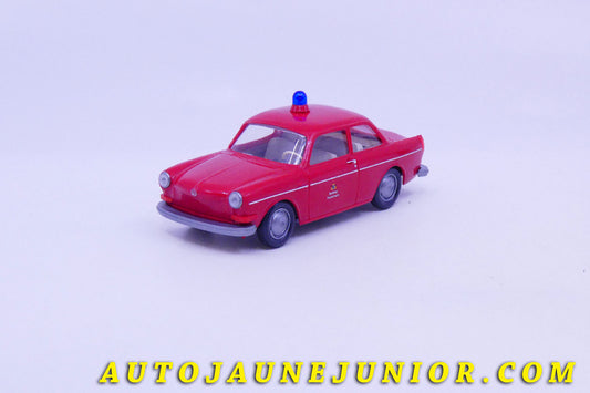 Le #5475 - Wiking - Volkswagen - 1600 Berline Feuer Wehr est en vente sur Auto Jaune Junior ! Découvrez nos collections de diecast Dinky-Toys, Corgi, Corgi-Toys, Solido, Norev… Découvrez notre magasin physique , AutoJaune Paris, ouvert en 1984 par Vincent Espinasse. 41 rue Cavendish, 75019 Paris. Tel : 01 42 40 61 23. Ouvert les mardi et vendredi de 13h à 19h. 