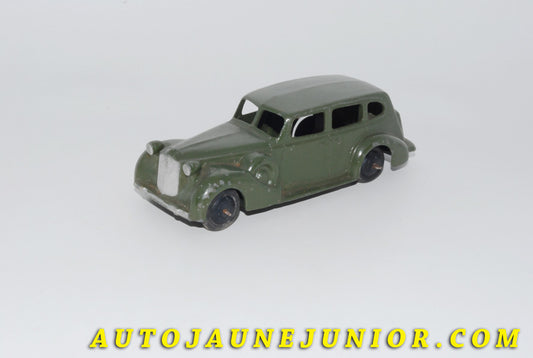 Le #5511 - Dinky Toys - Packard - Super Eight est en vente sur Auto Jaune Junior ! Découvrez nos collections de diecast Dinky-Toys, Corgi, Corgi-Toys, Solido, Norev… Découvrez notre magasin physique , AutoJaune Paris, ouvert en 1984 par Vincent Espinasse. 41 rue Cavendish, 75019 Paris. Tel : 01 42 40 61 23. Ouvert les mardi et vendredi de 13h à 19h. 