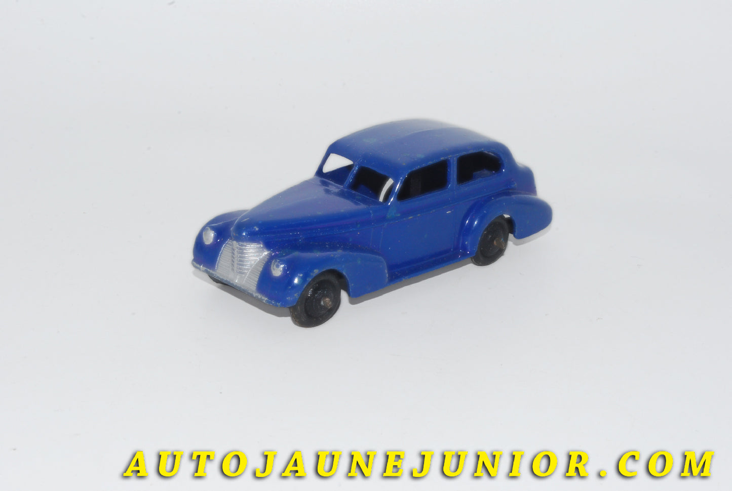 Le #5512 - Dinky Toys - Oldsmobile - Six Berline est en vente sur Auto Jaune Junior ! Découvrez nos collections de diecast Dinky-Toys, Corgi, Corgi-Toys, Solido, Norev… Découvrez notre magasin physique , AutoJaune Paris, ouvert en 1984 par Vincent Espinasse. 41 rue Cavendish, 75019 Paris. Tel : 01 42 40 61 23. Ouvert les mardi et vendredi de 13h à 19h. 