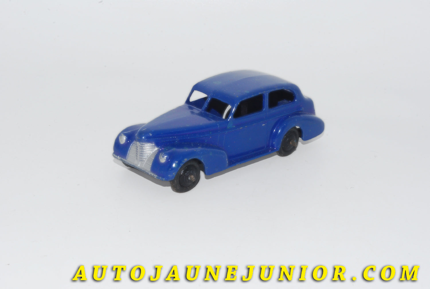 Le #5512 - Dinky Toys - Oldsmobile - Six Berline est en vente sur Auto Jaune Junior ! Découvrez nos collections de diecast Dinky-Toys, Corgi, Corgi-Toys, Solido, Norev… Découvrez notre magasin physique , AutoJaune Paris, ouvert en 1984 par Vincent Espinasse. 41 rue Cavendish, 75019 Paris. Tel : 01 42 40 61 23. Ouvert les mardi et vendredi de 13h à 19h. 