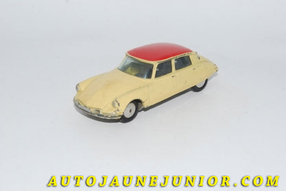 Le #5516 - Corgi Toys - Citroën - DS 19 Bicolore est en vente sur Auto Jaune Junior ! Découvrez nos collections de diecast Dinky-Toys, Corgi, Corgi-Toys, Solido, Norev… Découvrez notre magasin physique , AutoJaune Paris, ouvert en 1984 par Vincent Espinasse. 41 rue Cavendish, 75019 Paris. Tel : 01 42 40 61 23. Ouvert les mardi et vendredi de 13h à 19h. 