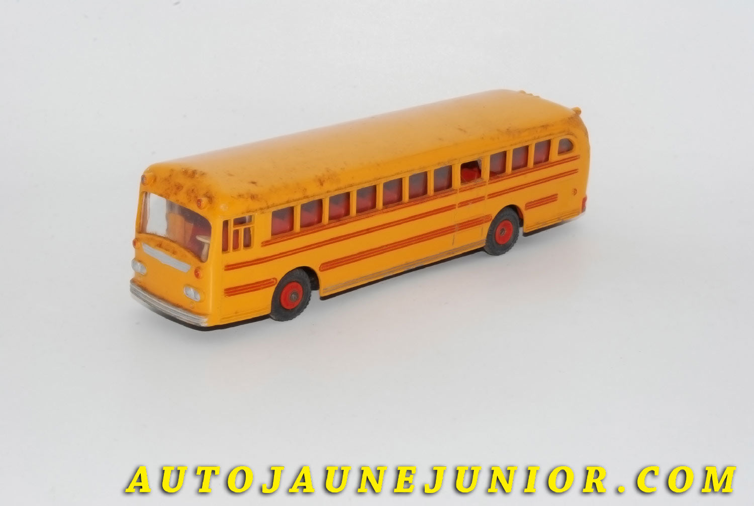 Le #5522 - Dinky Toys - Wayne - Car  'School Bus" est en vente sur Auto Jaune Junior ! Découvrez nos collections de diecast Dinky-Toys, Corgi, Corgi-Toys, Solido, Norev… Découvrez notre magasin physique , AutoJaune Paris, ouvert en 1984 par Vincent Espinasse. 41 rue Cavendish, 75019 Paris. Tel : 01 42 40 61 23. Ouvert les mardi et vendredi de 13h à 19h. 
