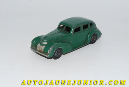 Le #5528 - Dinky Toys - Chrysler - Royal Saloon (Avant Guerre) est en vente sur Auto Jaune Junior ! Découvrez nos collections de diecast Dinky-Toys, Corgi, Corgi-Toys, Solido, Norev… Découvrez notre magasin physique , AutoJaune Paris, ouvert en 1984 par Vincent Espinasse. 41 rue Cavendish, 75019 Paris. Tel : 01 42 40 61 23. Ouvert les mardi et vendredi de 13h à 19h. 