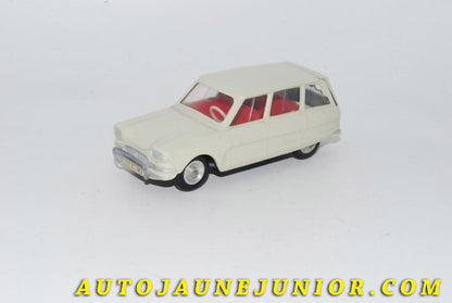 Le #5549 - Solido - Citroën - Ami 6 Breack est en vente sur Auto Jaune Junior ! Découvrez nos collections de diecast Dinky-Toys, Corgi, Corgi-Toys, Solido, Norev… Découvrez notre magasin physique , AutoJaune Paris, ouvert en 1984 par Vincent Espinasse. 41 rue Cavendish, 75019 Paris. Tel : 01 42 40 61 23. Ouvert les mardi et vendredi de 13h à 19h. 