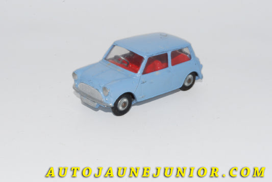Le #5551 - Corgi Toys - Morris - Mini Minor (Jantes en zamac !) est en vente sur Auto Jaune Junior ! Découvrez nos collections de diecast Dinky-Toys, Corgi, Corgi-Toys, Solido, Norev… Découvrez notre magasin physique , AutoJaune Paris, ouvert en 1984 par Vincent Espinasse. 41 rue Cavendish, 75019 Paris. Tel : 01 42 40 61 23. Ouvert les mardi et vendredi de 13h à 19h. 