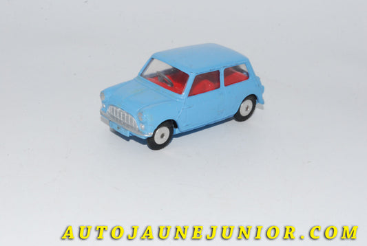 Le #5552 - Corgi Toys - Morris - Mini Minor - Premier type est en vente sur Auto Jaune Junior ! Découvrez nos collections de diecast Dinky-Toys, Corgi, Corgi-Toys, Solido, Norev… Découvrez notre magasin physique , AutoJaune Paris, ouvert en 1984 par Vincent Espinasse. 41 rue Cavendish, 75019 Paris. Tel : 01 42 40 61 23. Ouvert les mardi et vendredi de 13h à 19h. 