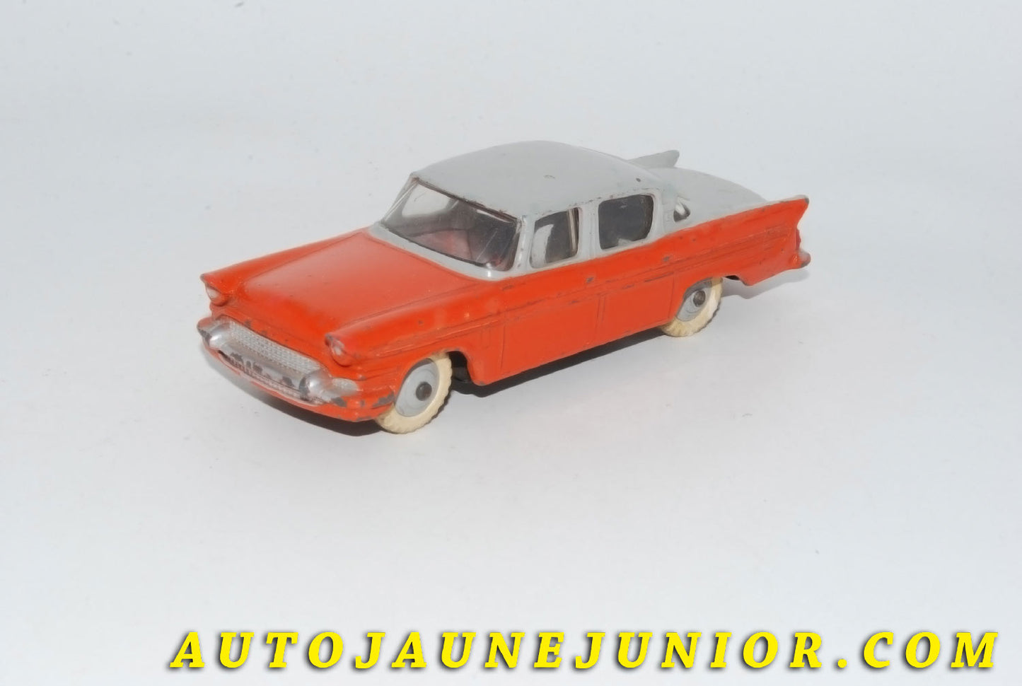 Le #5562 - Dinky Toys - Packard - Clipper Sedan est en vente sur Auto Jaune Junior ! Découvrez nos collections de diecast Dinky-Toys, Corgi, Corgi-Toys, Solido, Norev… Découvrez notre magasin physique , AutoJaune Paris, ouvert en 1984 par Vincent Espinasse. 41 rue Cavendish, 75019 Paris. Tel : 01 42 40 61 23. Ouvert les mardi et vendredi de 13h à 19h. 